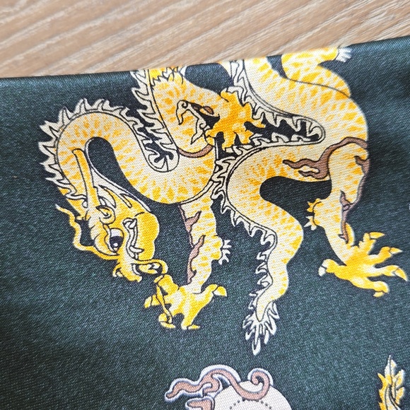 Chinese Dragon necktie - Picture 3 of 10